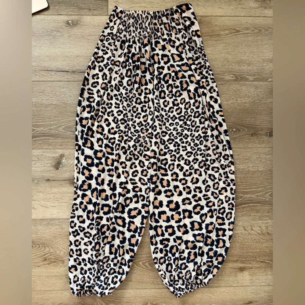 Victoria’s Secret Leopard Print Harem Pants Boho Smocked Waist XS‎
